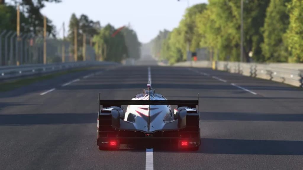 iRacing vs Le Mans Ultimate: Netcode, Contact, and Damage Explained