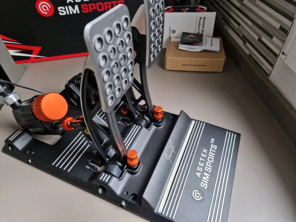 What race drivers experience: Asetek Invicta Pedals T.H.O.R.P. II Review
